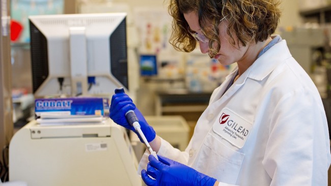 Gilead Sciences сообщает об обнадеживающих успехах экспериментального препарата для лечения COVID-19