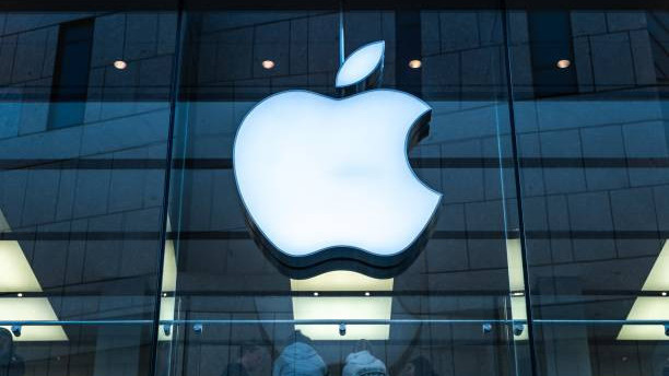 Слабый прогноз Apple оказывает давление на акции