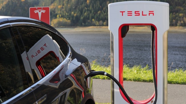 Tesla приобретает компанию по хранению энергии Maxwell Tech за $218 млн.