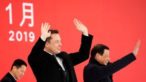 Строительство завода Tesla в Шанхае стартовало