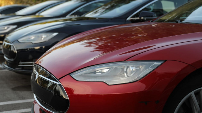 Акции Tesla растут, несмотря на поставки ниже прогнозов Wall Street