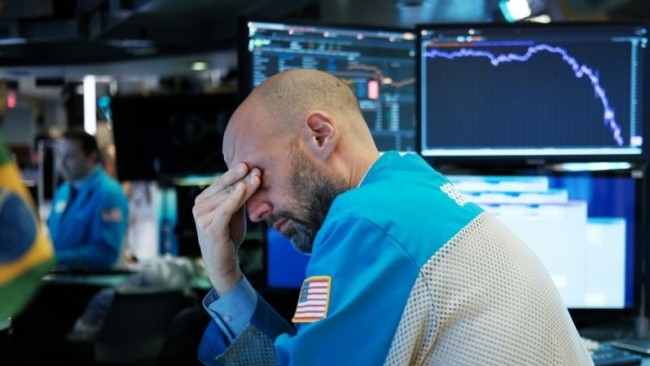 Фондовые индексы США резко упали в среду, так как инвесторы не видят новых бюджетных стимулов для экономики
